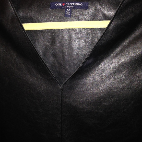 🌺Pu leather classy dress,mini/around knee🌺 - Picture 2 of 2